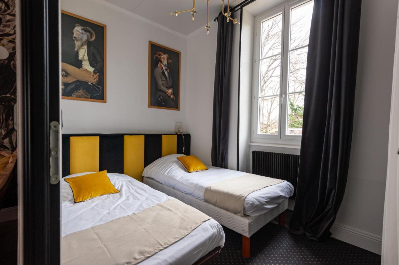 Chateau Des Ayes - Chambres & Suites Saint-Étienne-de-Saint-Geoirs Buitenkant foto