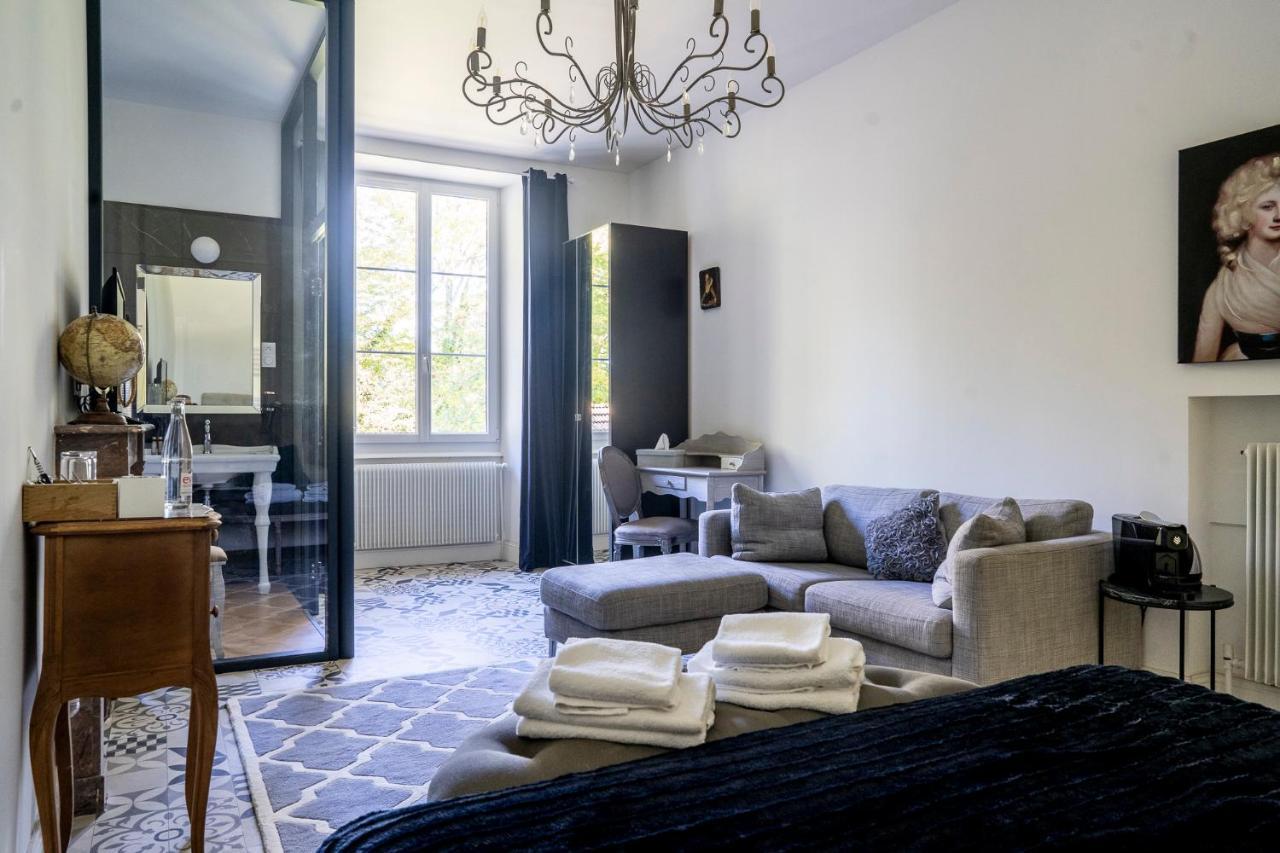 Chateau Des Ayes - Chambres & Suites Saint-Étienne-de-Saint-Geoirs Buitenkant foto